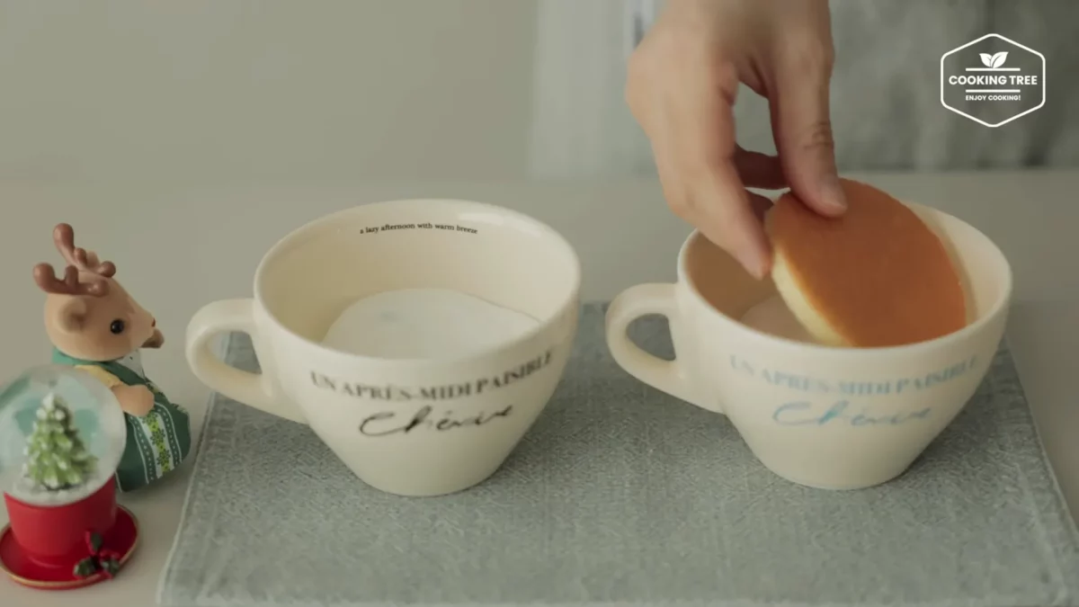 Christmas Strawberry Mug Cake Recipe