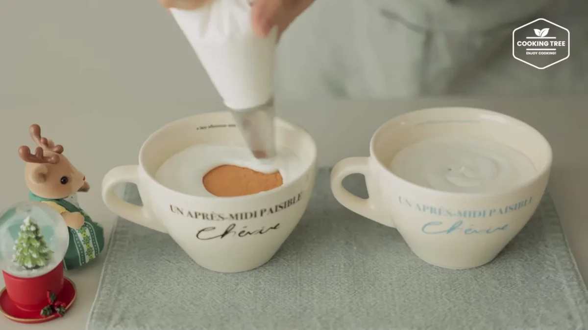 Christmas Strawberry Mug Cake Recipe