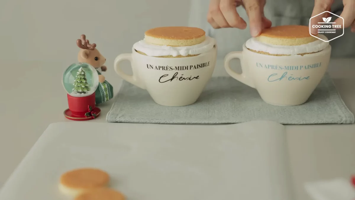 Christmas Strawberry Mug Cake Recipe