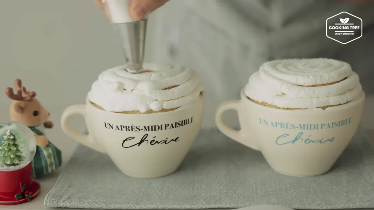 Christmas Strawberry Mug Cake Recipe