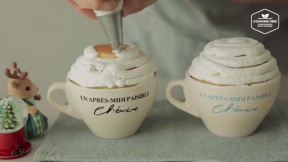 Christmas Strawberry Mug Cake Recipe