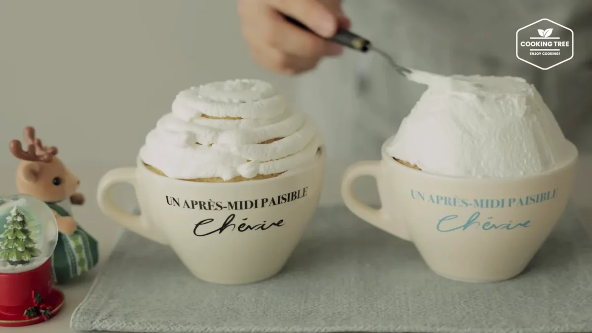 Christmas Strawberry Mug Cake Recipe