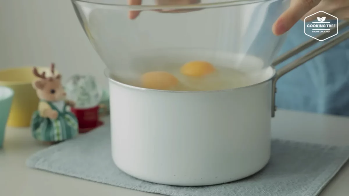 Christmas Strawberry Mug Cake Recipe