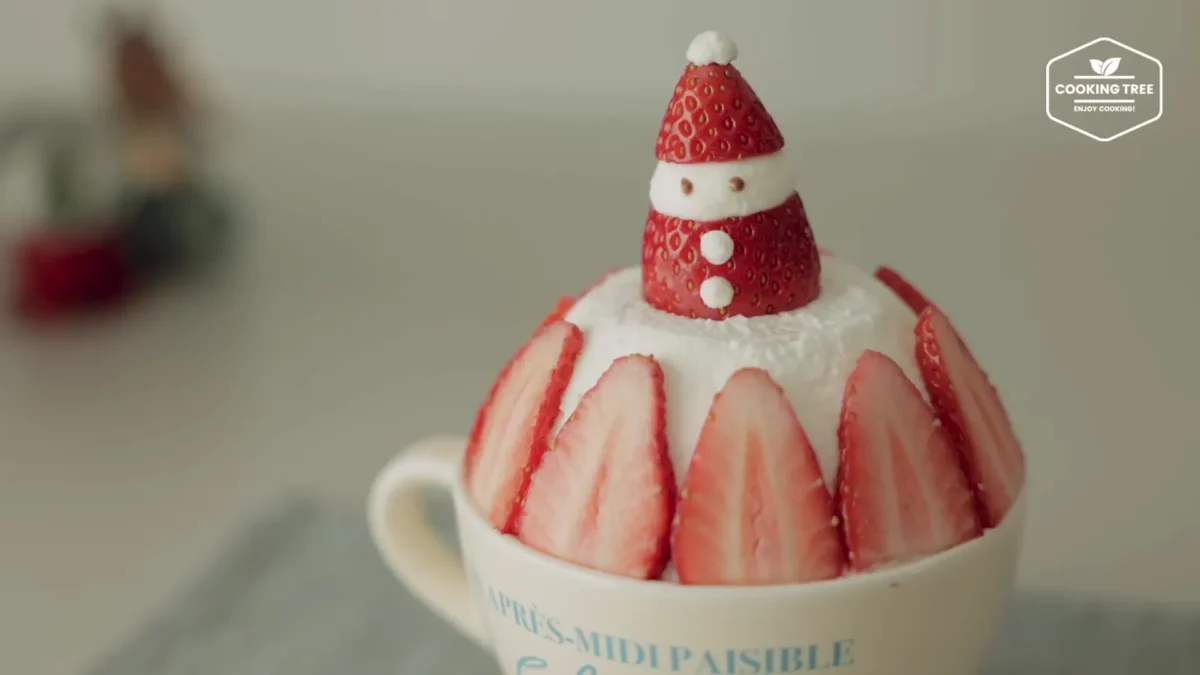 Christmas Strawberry Mug Cake Recipe