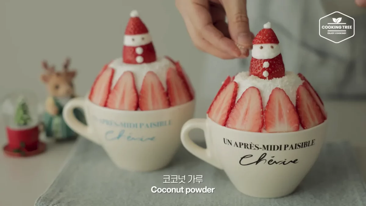 Christmas Strawberry Mug Cake Recipe
