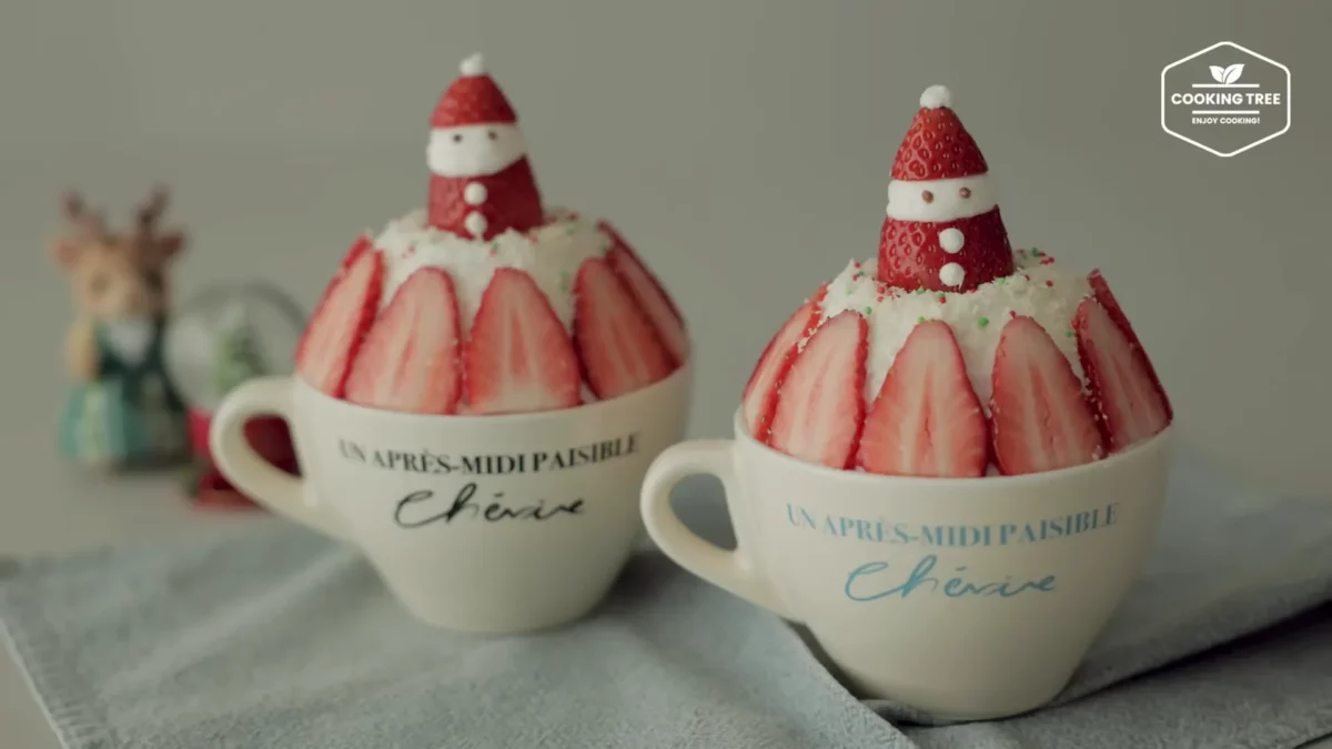 Christmas Strawberry Mug Cake Recipe