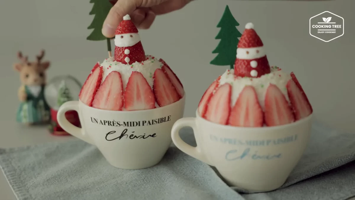 Christmas Strawberry Mug Cake Recipe
