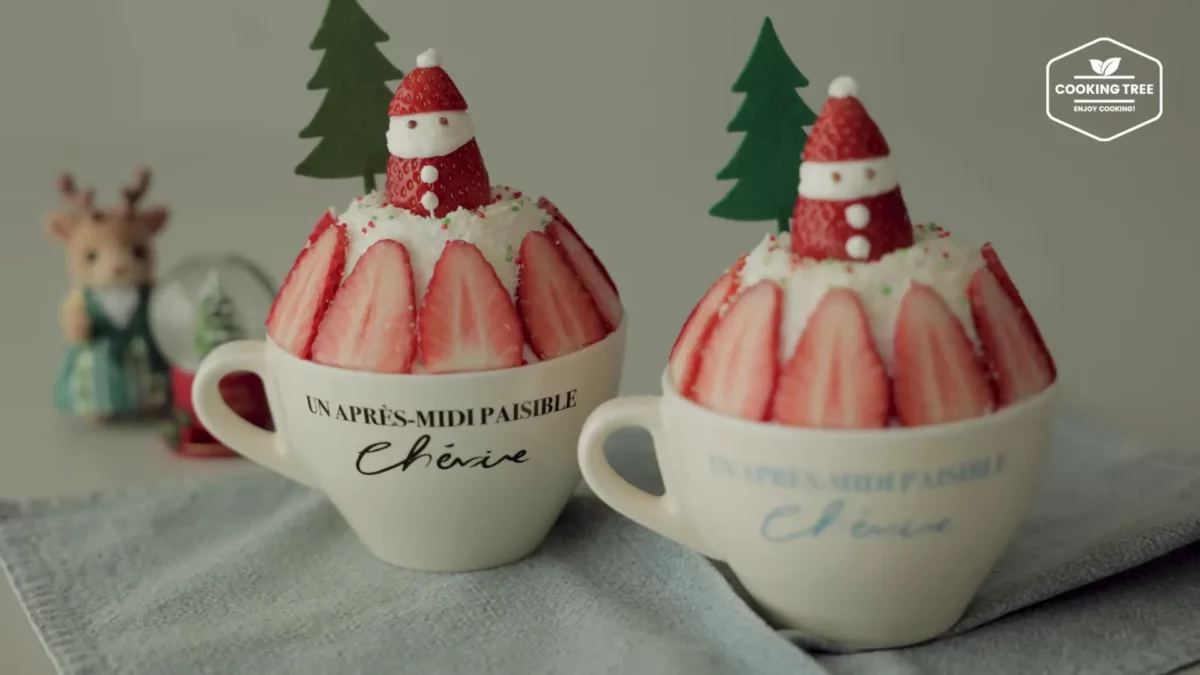 Christmas Strawberry Mug Cake Recipe