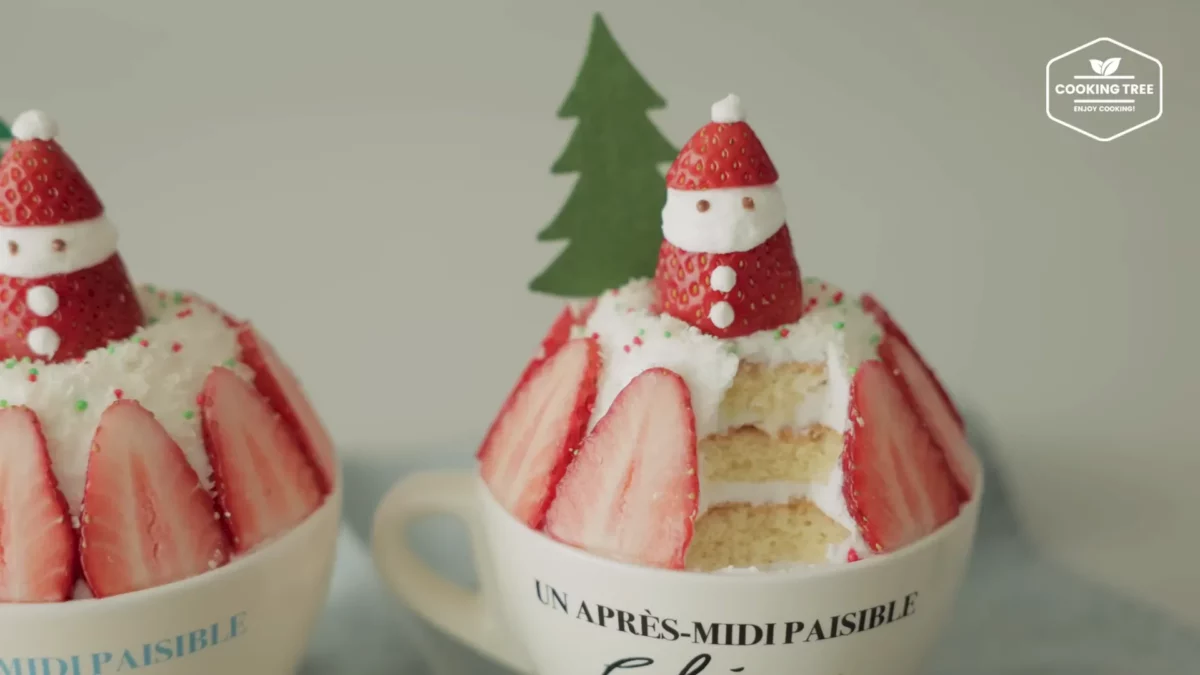 Christmas Strawberry Mug Cake Recipe
