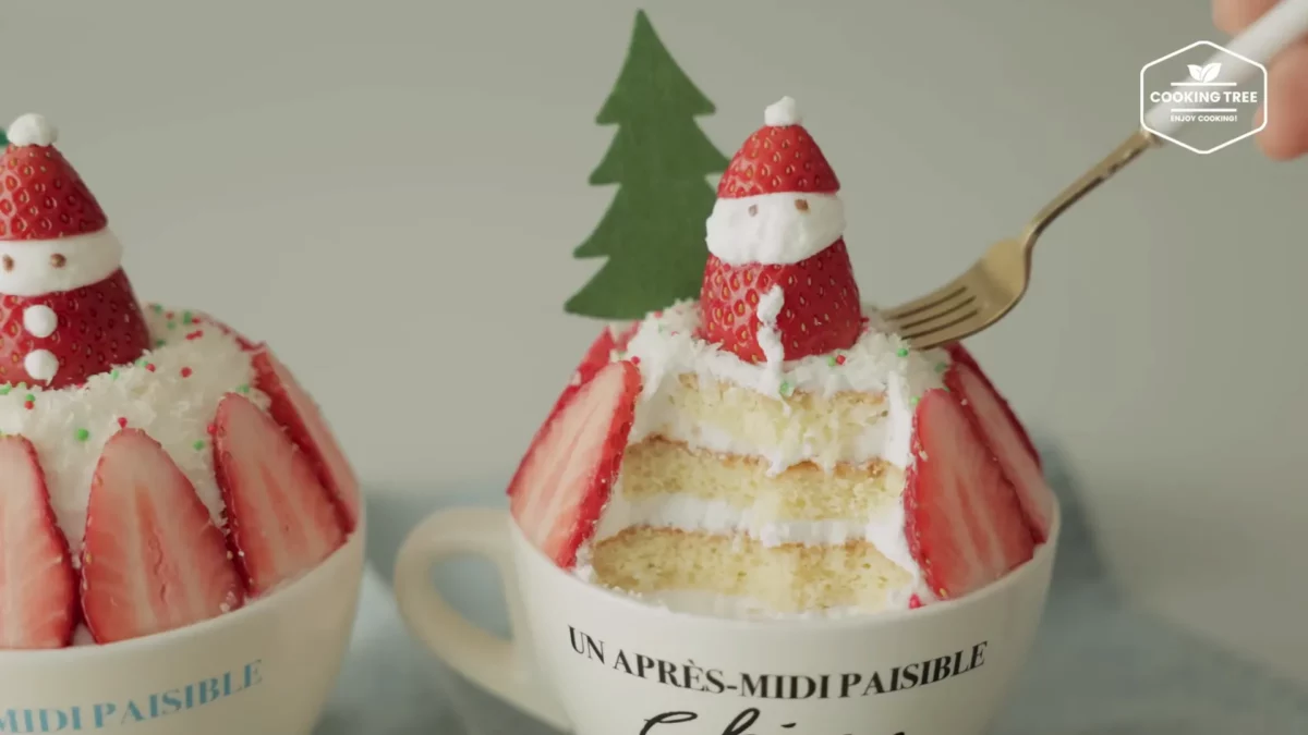 Christmas Strawberry Mug Cake Recipe