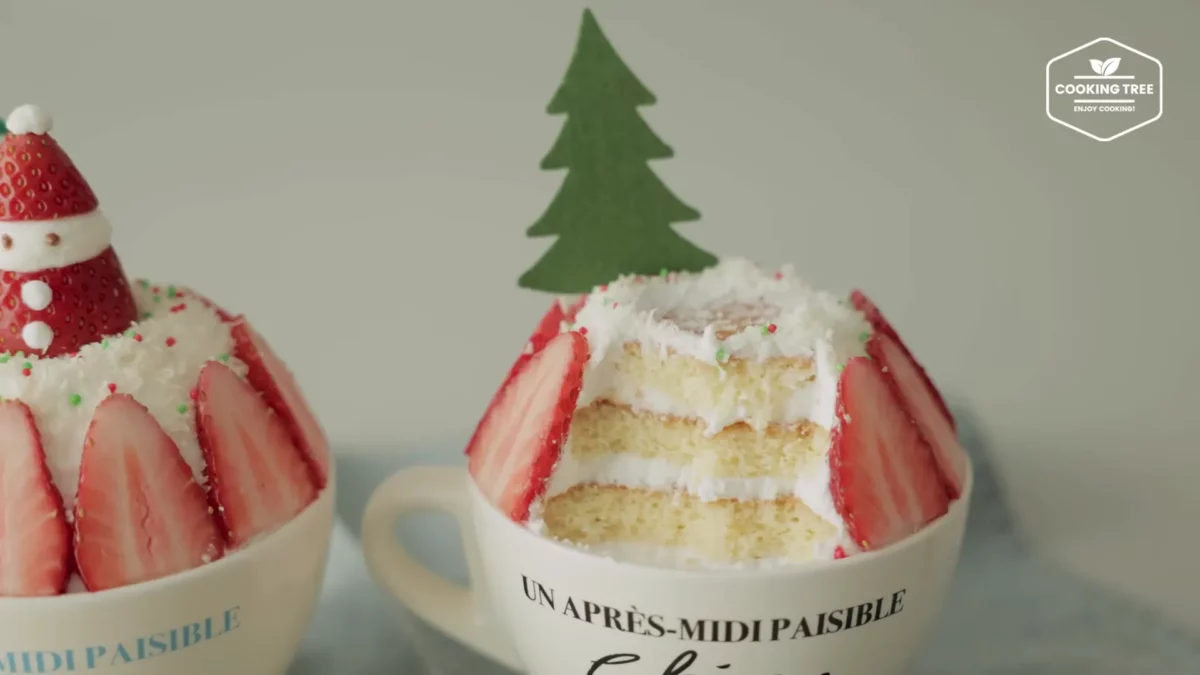 Christmas Strawberry Mug Cake Recipe