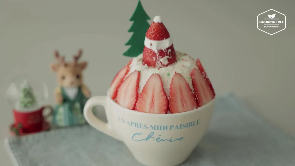 Christmas Strawberry Mug Cake Recipe