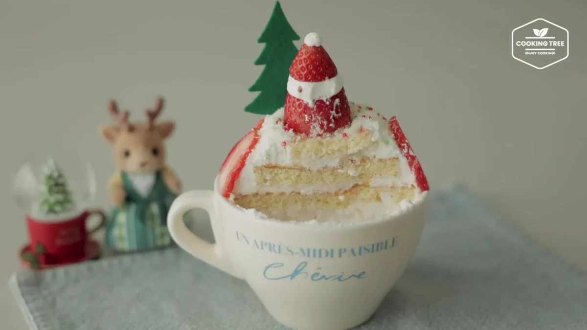 Christmas Strawberry Mug Cake Recipe