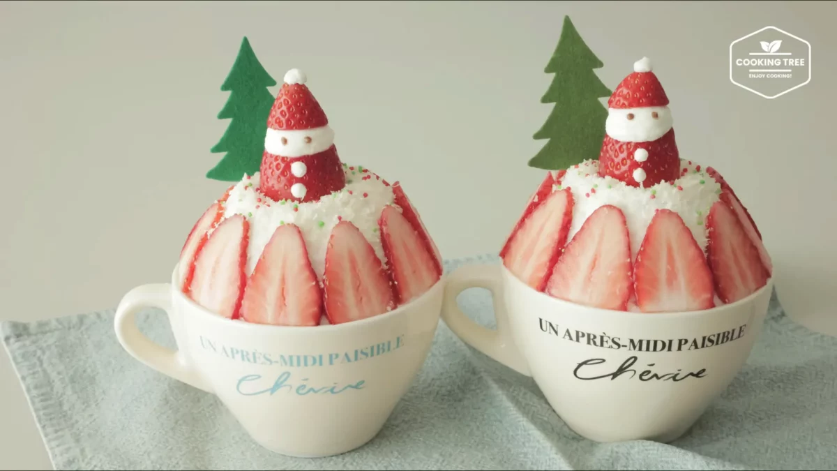 Christmas Strawberry Mug Cake Recipe