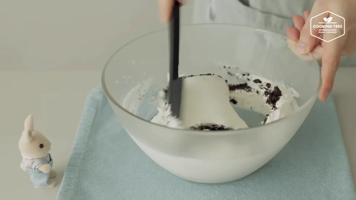 Rolled Oreo Cake Recipe