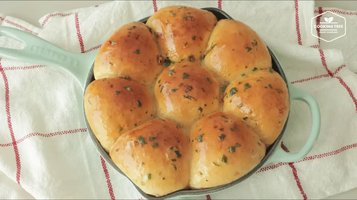 Soft Tomato Basil Cheese Bread
