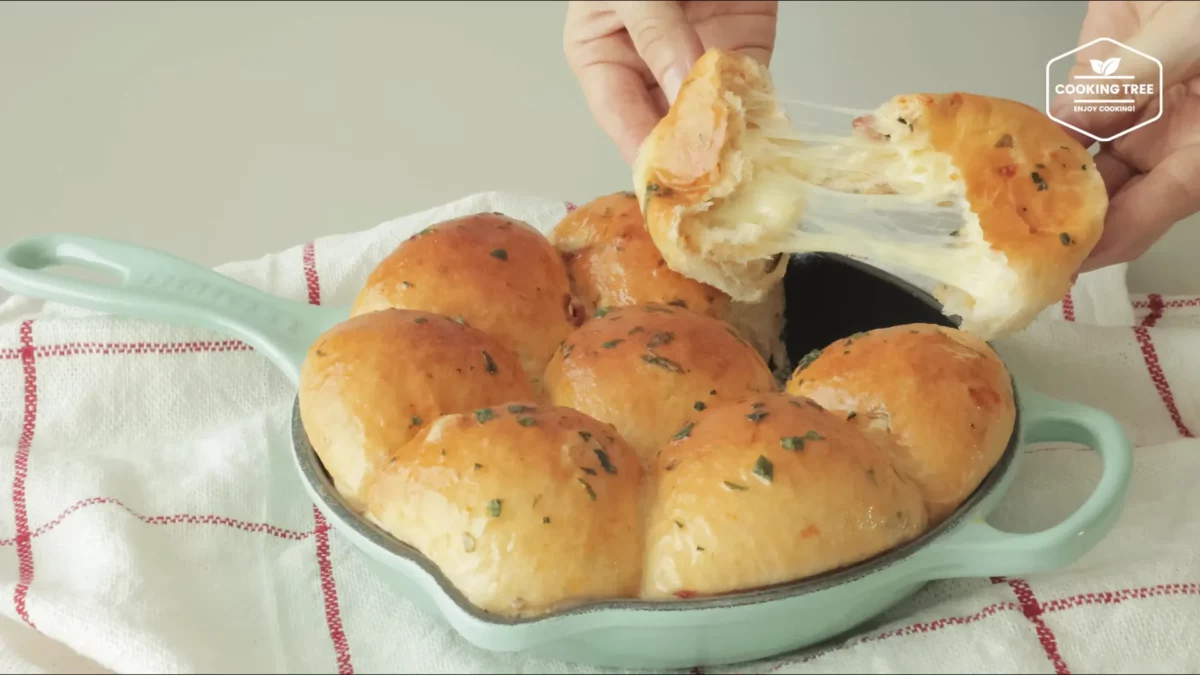 Soft Tomato Basil Cheese Bread