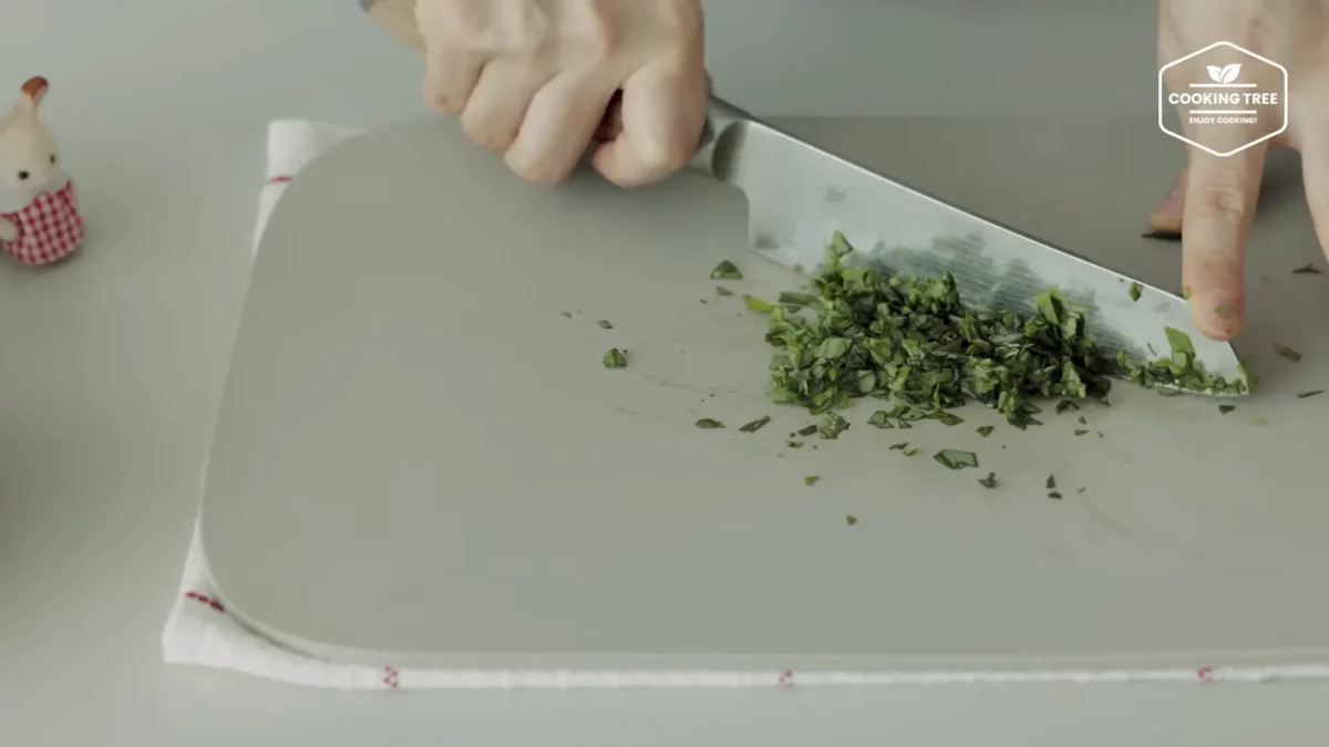 Soft Tomato Basil Cheese Bread