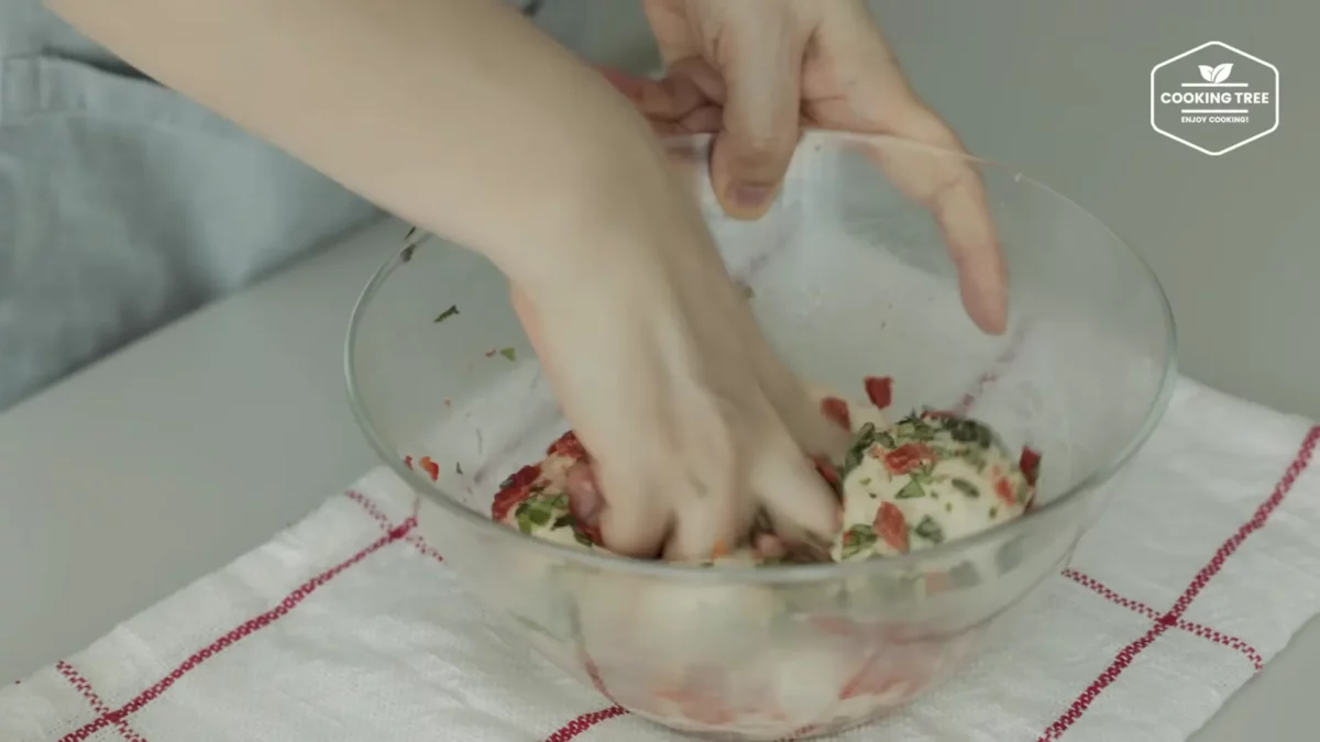 Soft Tomato Basil Cheese Bread