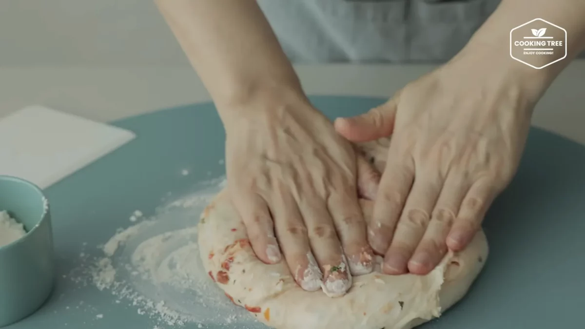 Soft Tomato Basil Cheese Bread