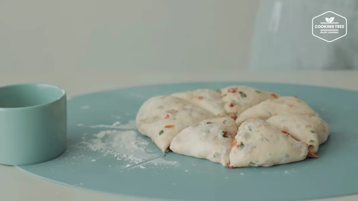 Soft Tomato Basil Cheese Bread
