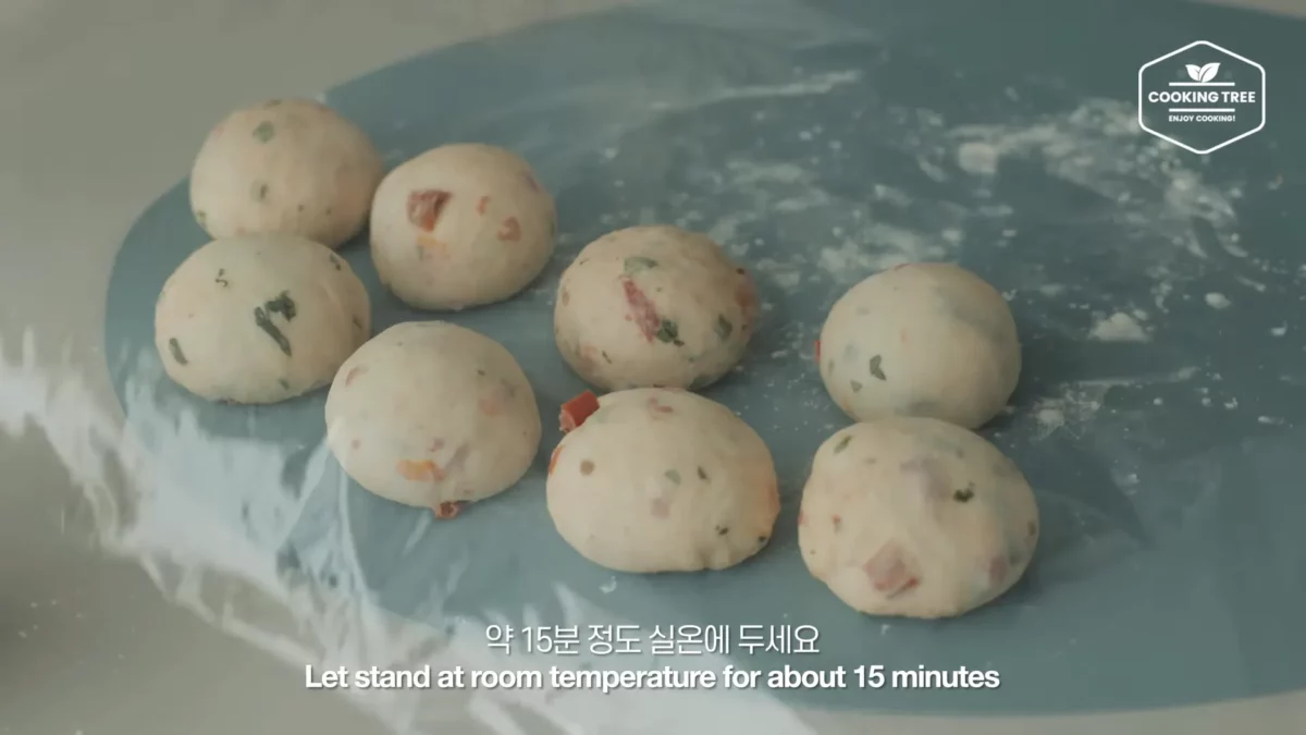 Soft Tomato Basil Cheese Bread