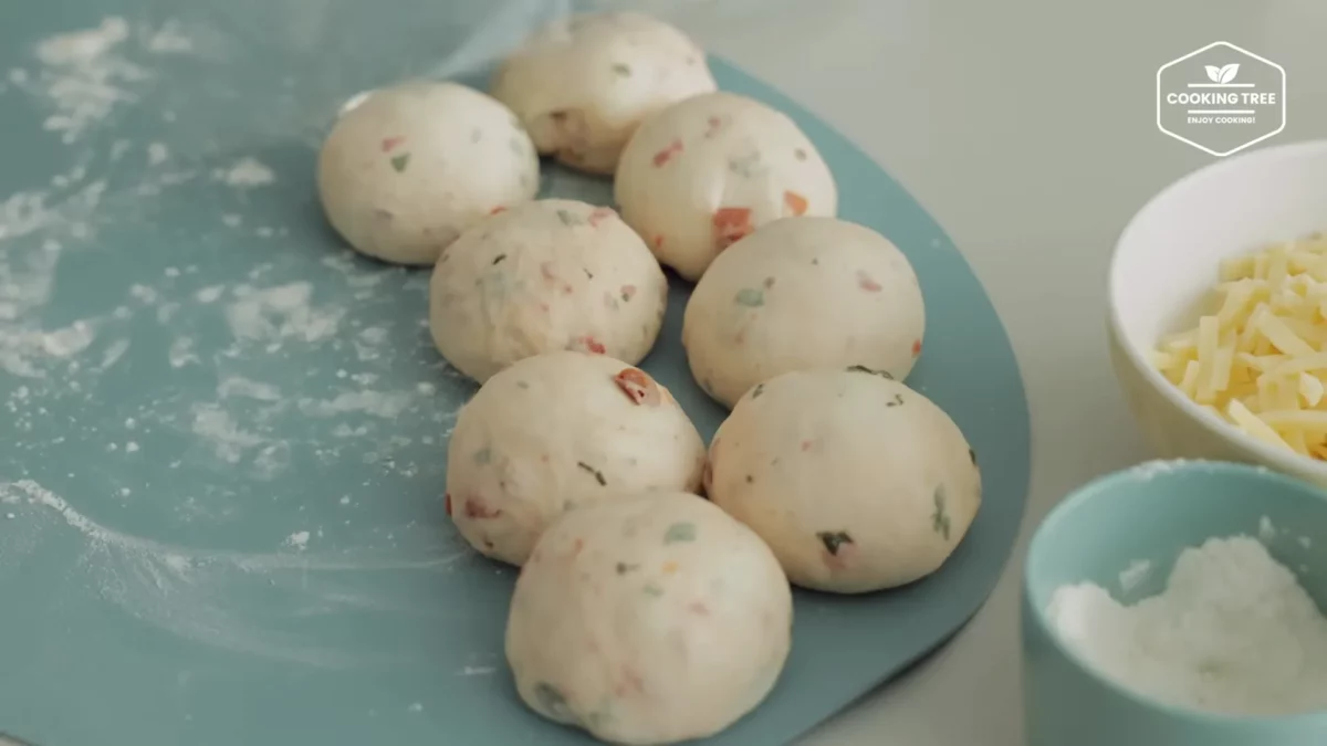 Soft Tomato Basil Cheese Bread