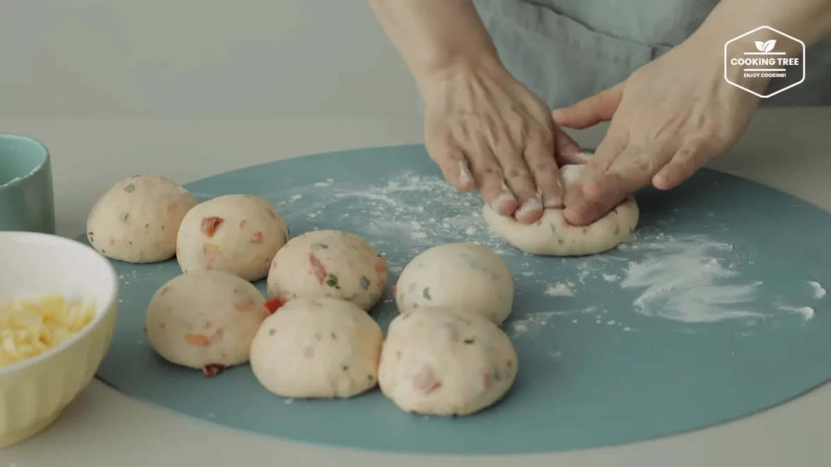Soft Tomato Basil Cheese Bread