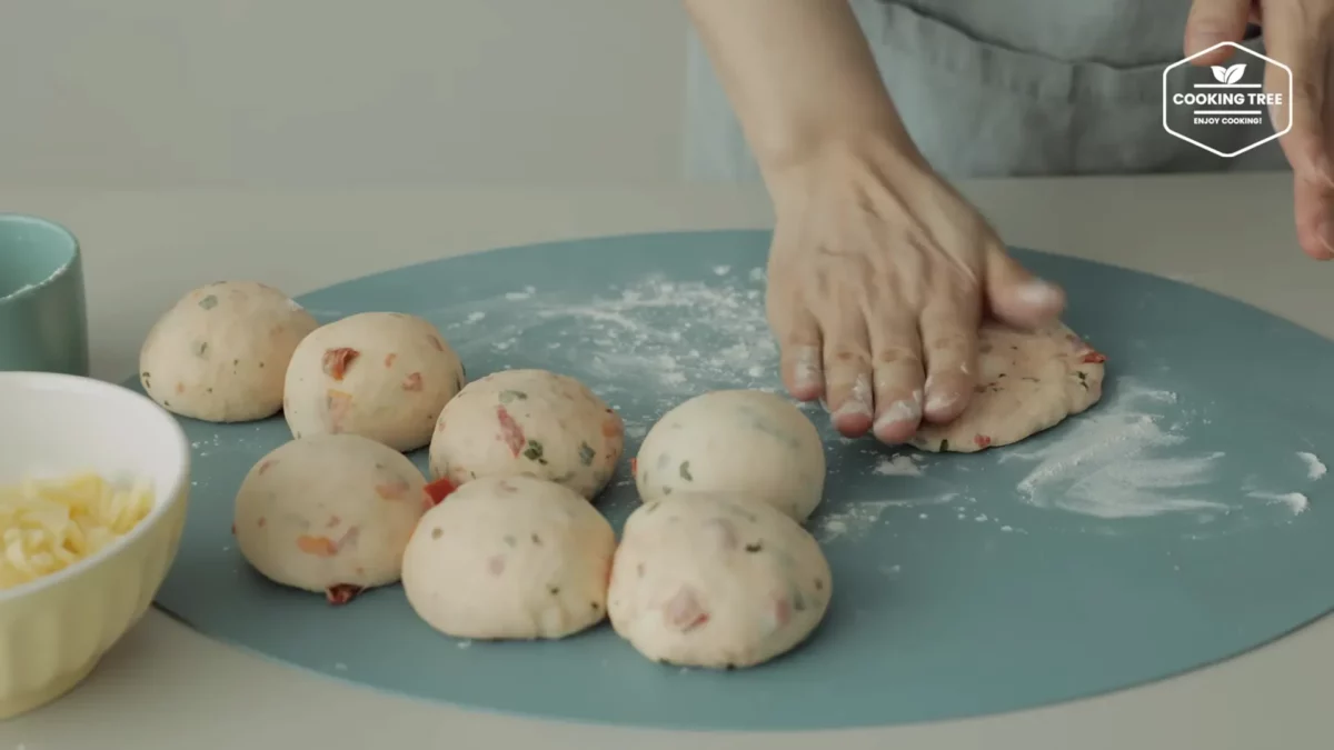 Soft Tomato Basil Cheese Bread