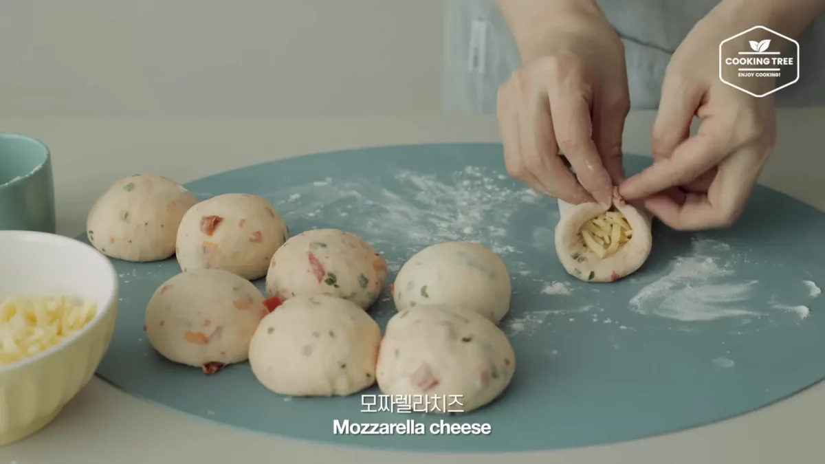 Soft Tomato Basil Cheese Bread