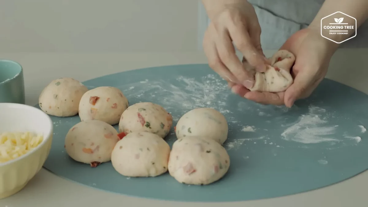 Soft Tomato Basil Cheese Bread
