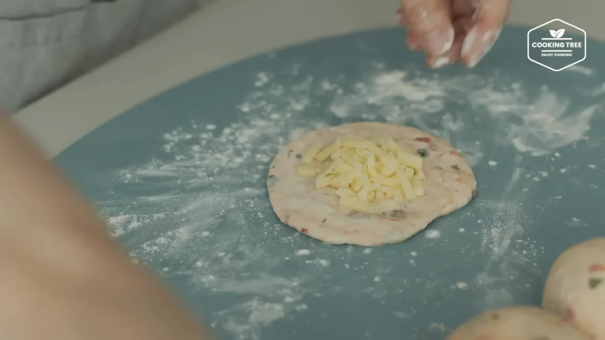 Soft Tomato Basil Cheese Bread