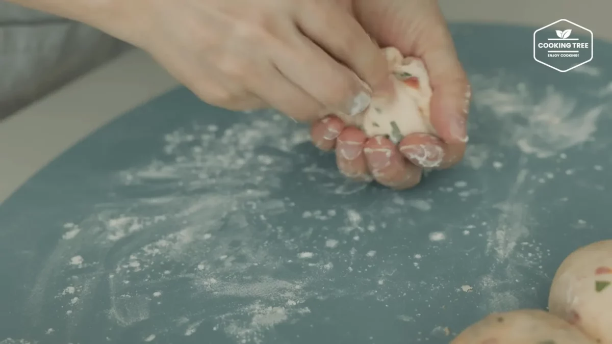 Soft Tomato Basil Cheese Bread