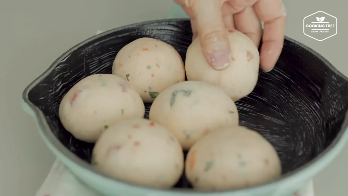 Soft Tomato Basil Cheese Bread