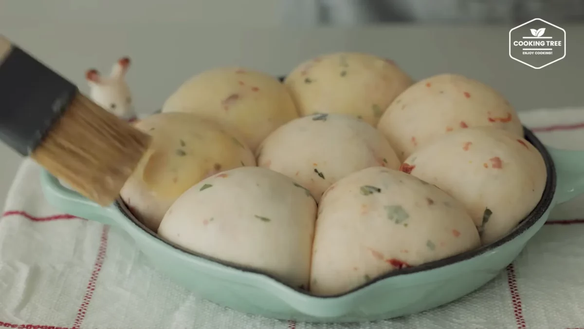 Soft Tomato Basil Cheese Bread
