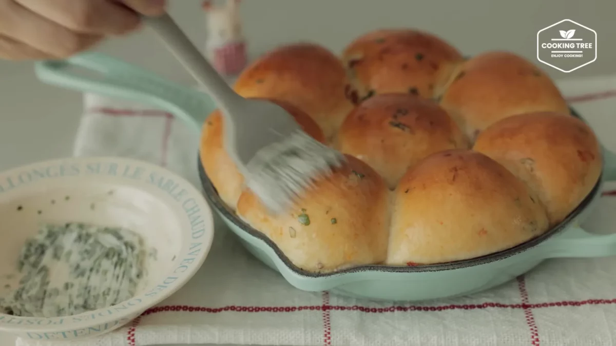 Soft Tomato Basil Cheese Bread