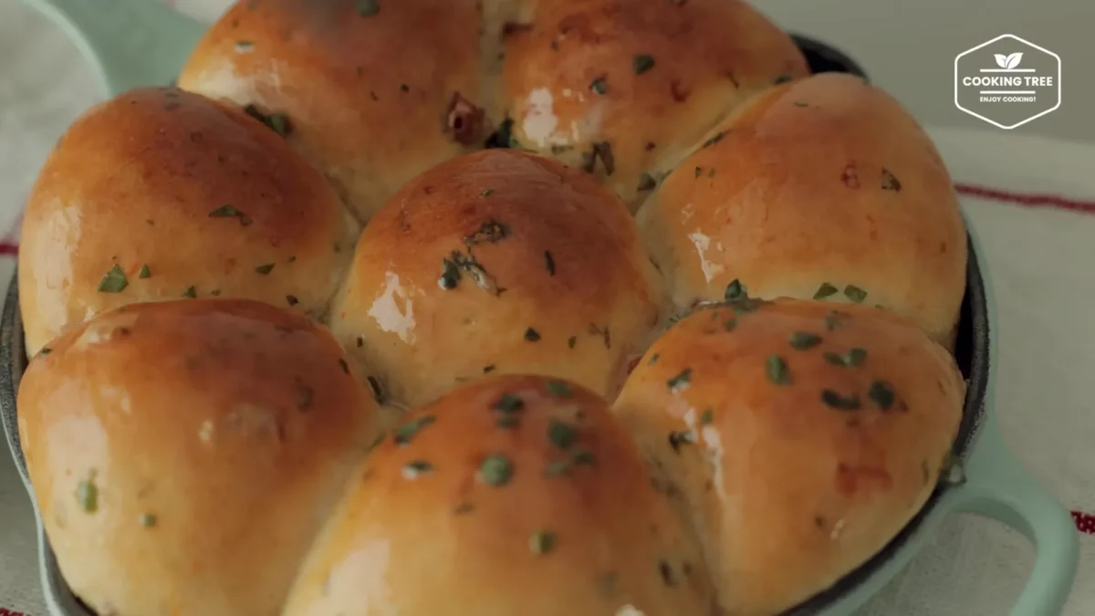 Soft Tomato Basil Cheese Bread