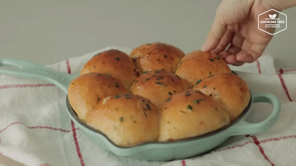 Soft Tomato Basil Cheese Bread