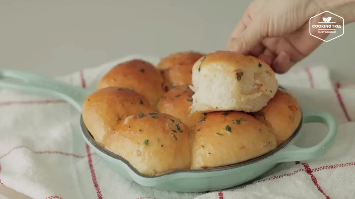 Soft Tomato Basil Cheese Bread