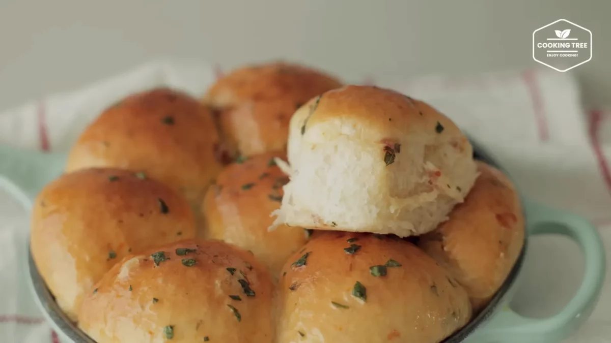 Soft Tomato Basil Cheese Bread