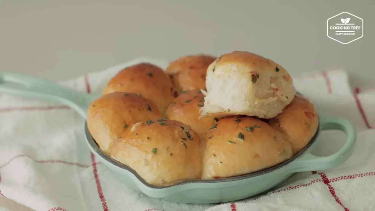 Soft Tomato Basil Cheese Bread