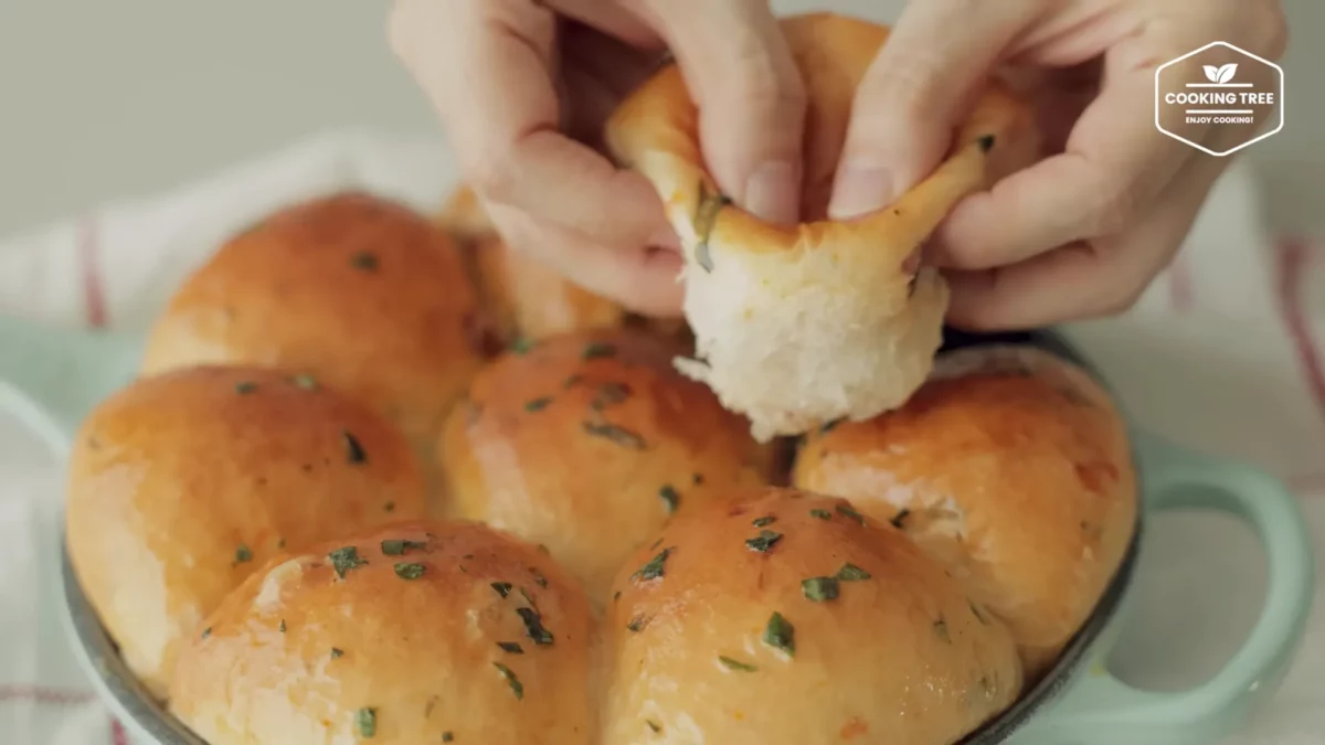Soft Tomato Basil Cheese Bread