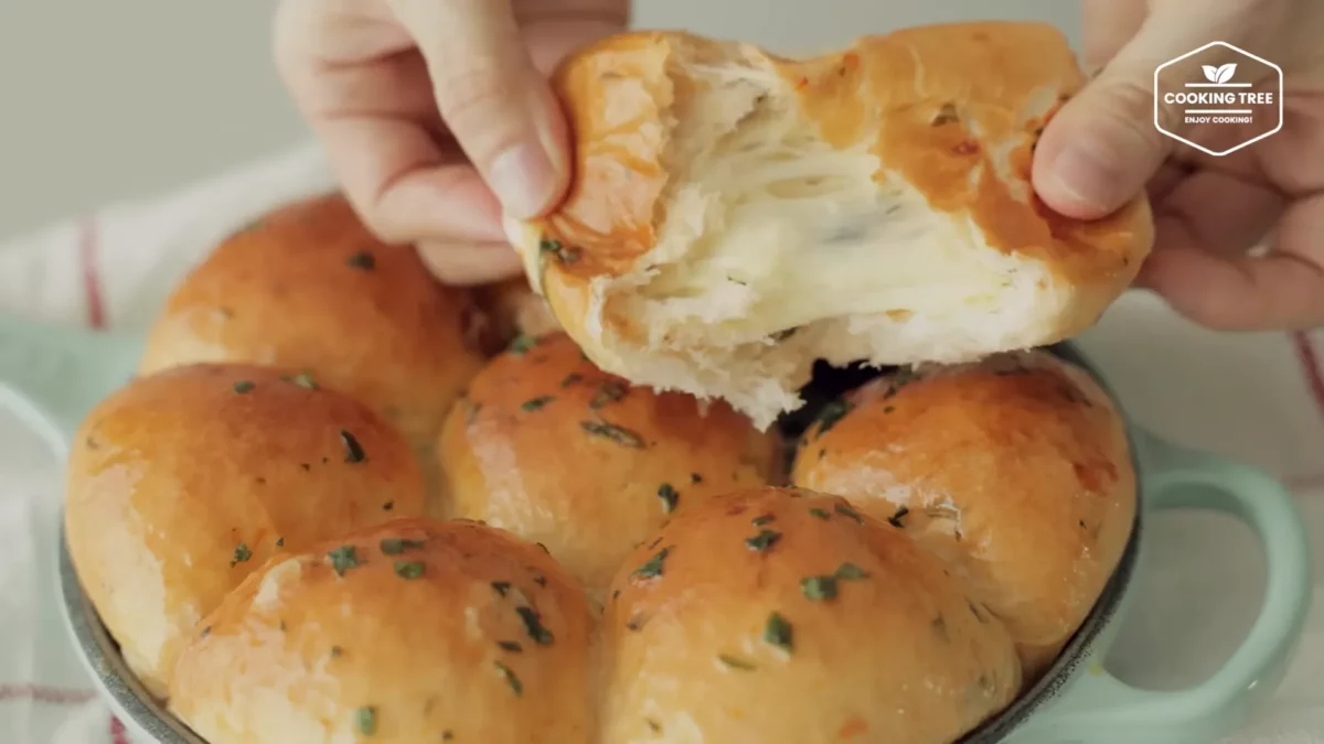 Soft Tomato Basil Cheese Bread