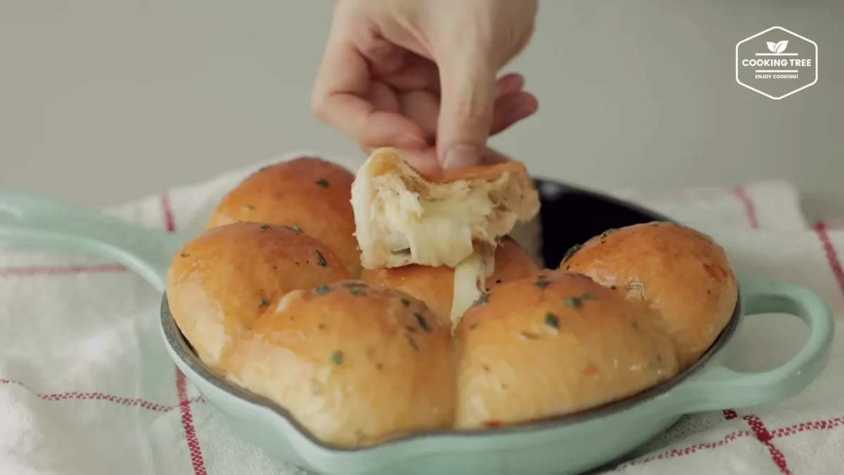 Soft Tomato Basil Cheese Bread