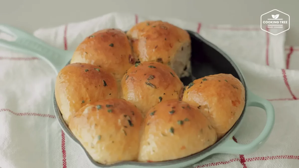 Soft Tomato Basil Cheese Bread
