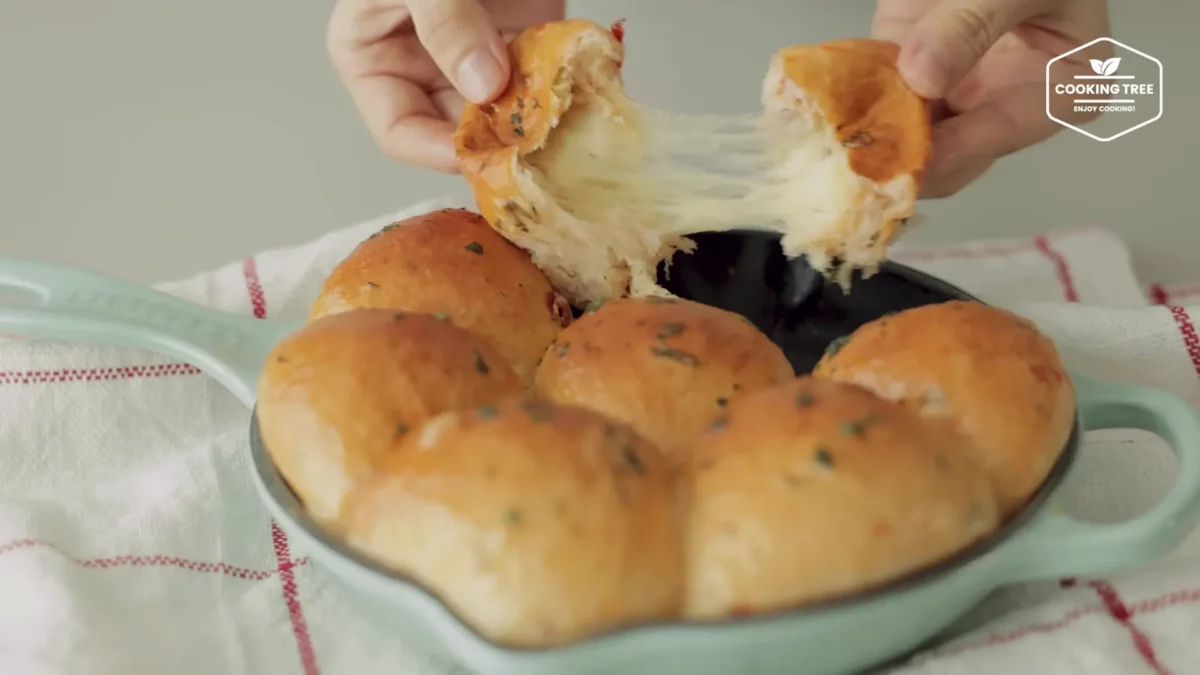 Soft Tomato Basil Cheese Bread