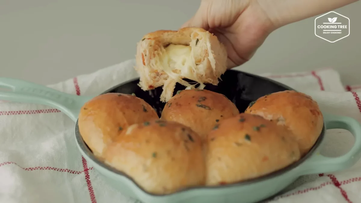 Soft Tomato Basil Cheese Bread