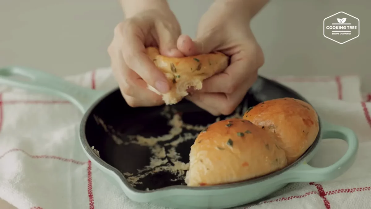 Soft Tomato Basil Cheese Bread