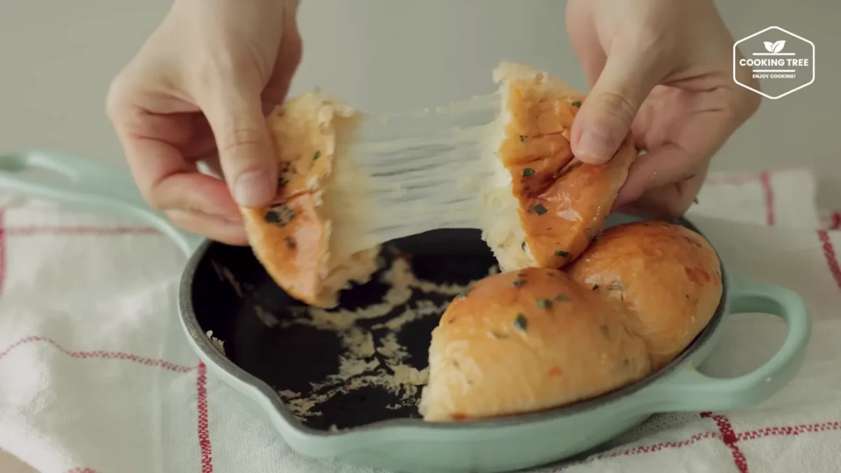 Soft Tomato Basil Cheese Bread