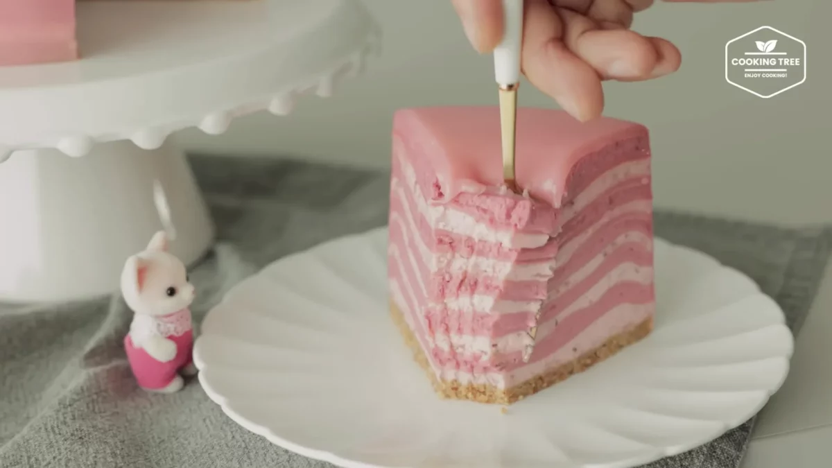 Strawberry Crepe Cheesecake